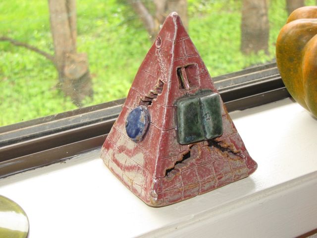 Pyramid 01.01 (Jaclyn)